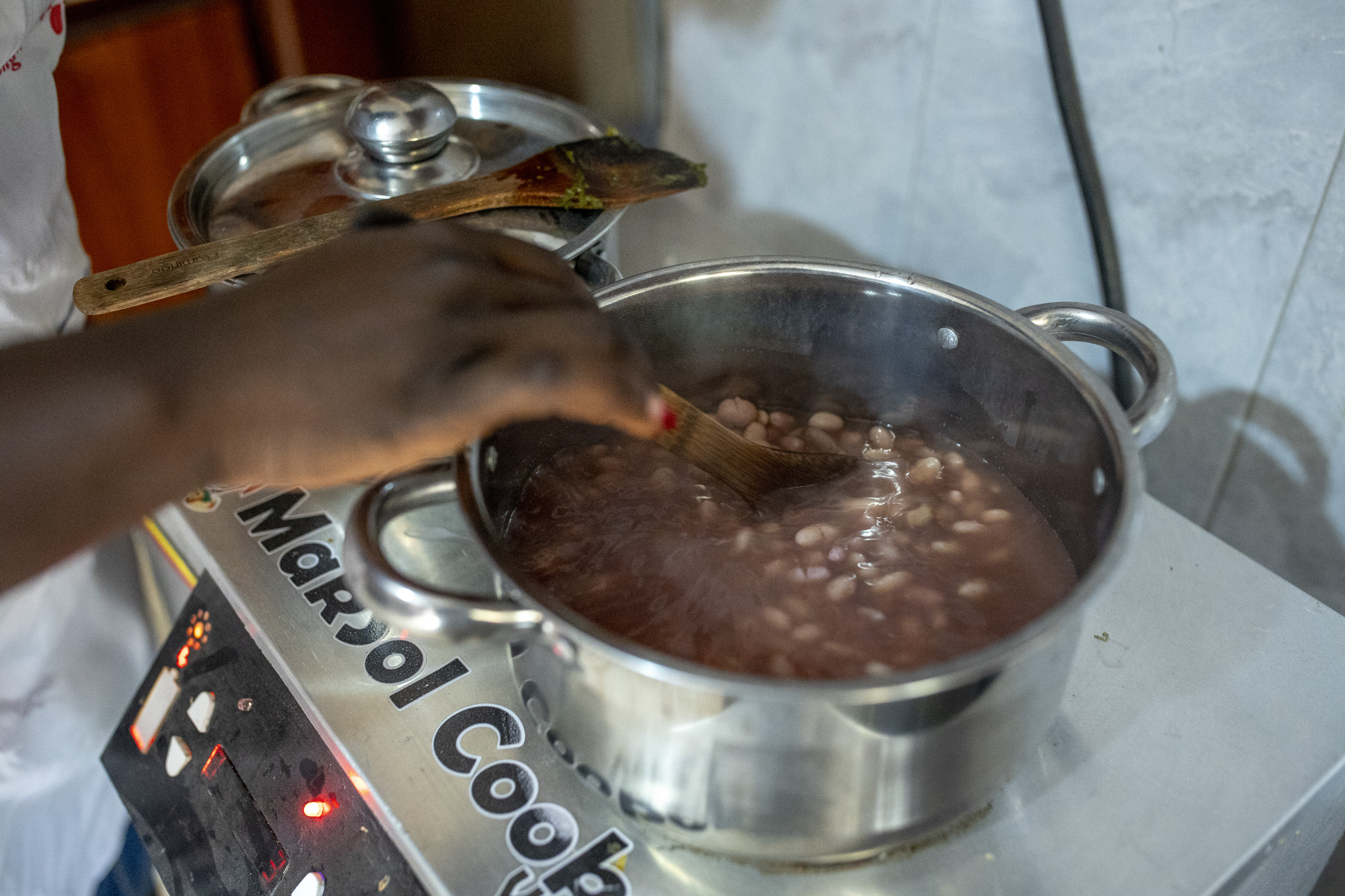 Solar-Powered Induction Cooker